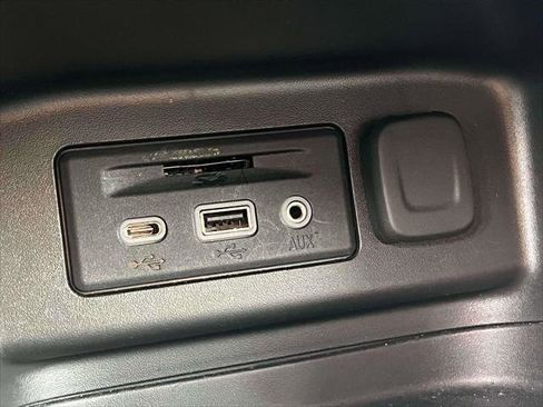 Used 2024 Chevrolet Equinox RS w/ RS Leather Package image 31