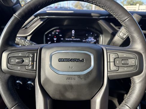 Used 2024 GMC Sierra 2500 Denali Ultimate image 15