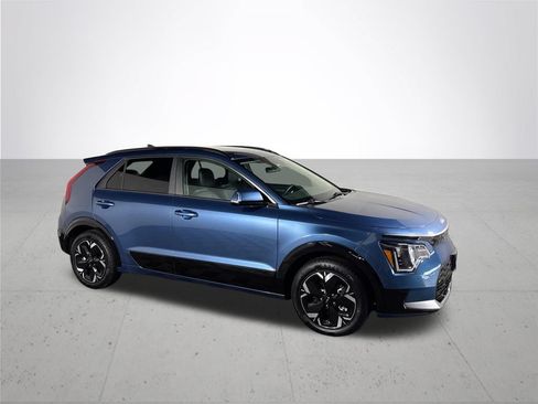 Used 2024 Kia Niro Wind w/ Wind Preserve Package FWD image 4