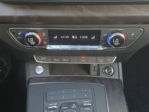 Used 2020 Audi Q5 2.0T Premium w/ Convenience Package image 23