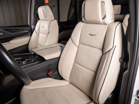Used 2023 Cadillac Escalade Sport w/ LPO, ONYX Package AWD/4WD image 5