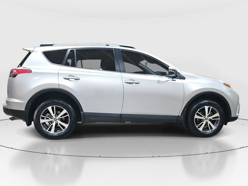 Certified 2018 Toyota RAV4 XLE image 4