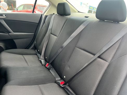 Used 2013 MAZDA MAZDA3 i SV image 17