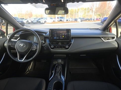 Used 2025 Toyota Corolla SE image 9