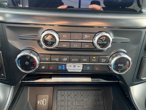 Used 2025 Ford F150 Lariat w/ Equipment Group 502A High image 22