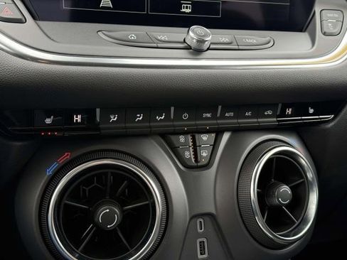 Certified 2025 Chevrolet Blazer LT image 24