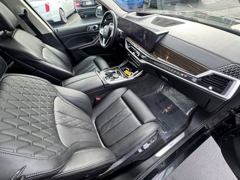 Used 2023 BMW X7 xDrive40i image 38