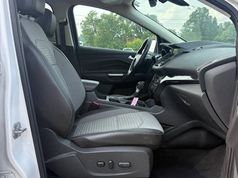 Used 2017 Ford Escape Titanium FWD image 11