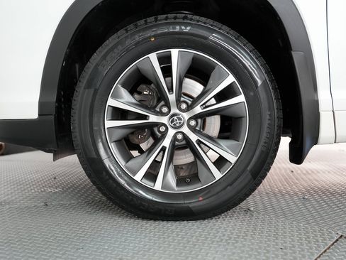 Used 2018 Toyota Highlander Plus image 62