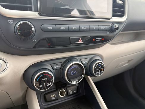 New 2026 Hyundai Venue SEL FWD image 21