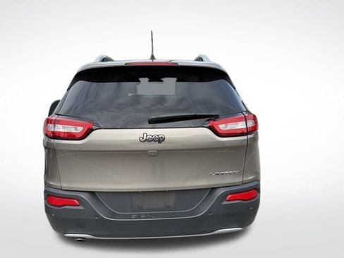 Used 2018 Jeep Cherokee Limited image 6