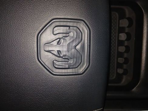 Used 2025 RAM 1500 Laramie w/ Sport Appearance Package AWD/4WD image 29