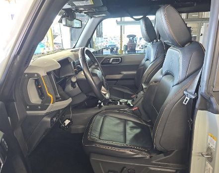 Used 2022 Ford Bronco Badlands w/ Sasquatch Package AWD/4WD image 11