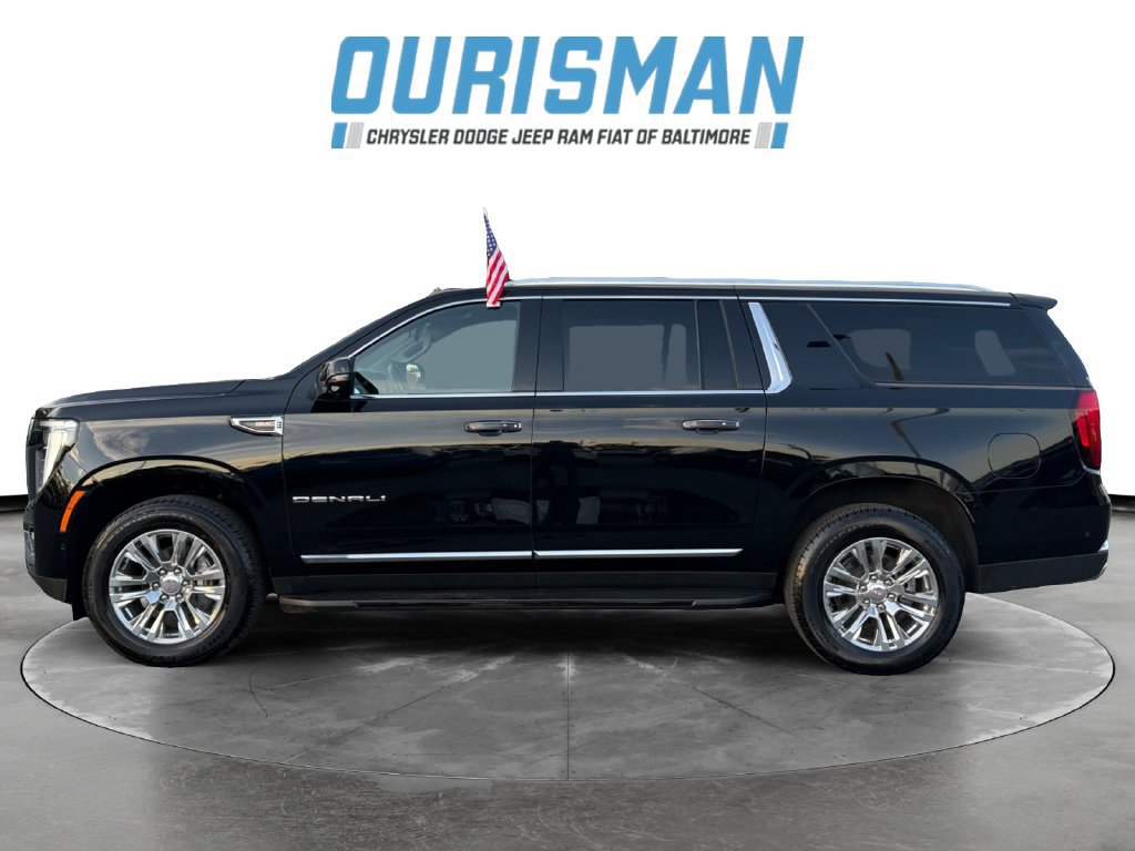 Used 2025 GMC Yukon XL Denali AWD/4WD image 3