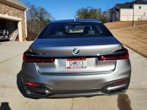 Used 2022 BMW 750i xDrive w/ M Sport Package image 9