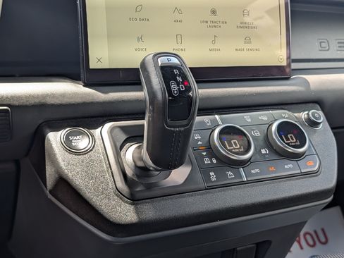 Used 2023 Land Rover Defender 90 X AWD/4WD image 33