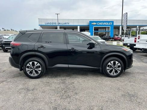 Used 2023 Nissan Rogue SV FWD image 2