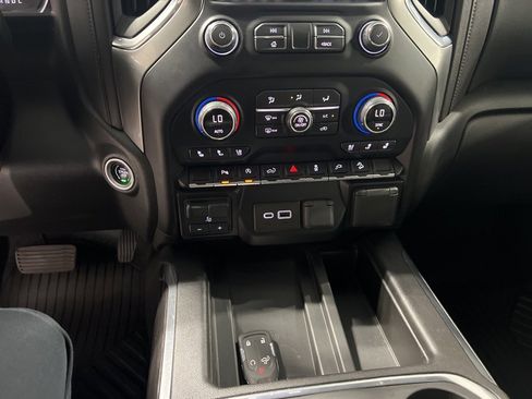 Used 2020 Chevrolet Silverado 1500 LTZ w/ LTZ Plus Package image 32