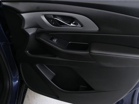 Used 2023 Chevrolet Traverse LT image 30