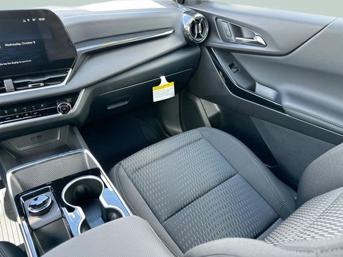 New 2026 Chevrolet Equinox LT w/ Safety and Technology Package FWD image 14