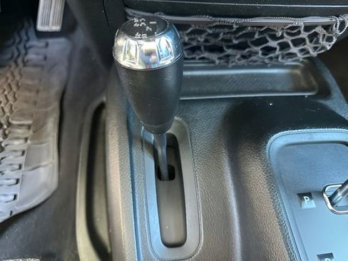 Used 2018 Jeep Wrangler Unlimited Sport AWD/4WD image 19