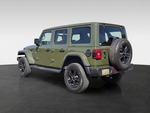 Used 2021 Jeep Wrangler Unlimited Sahara AWD/4WD image 7