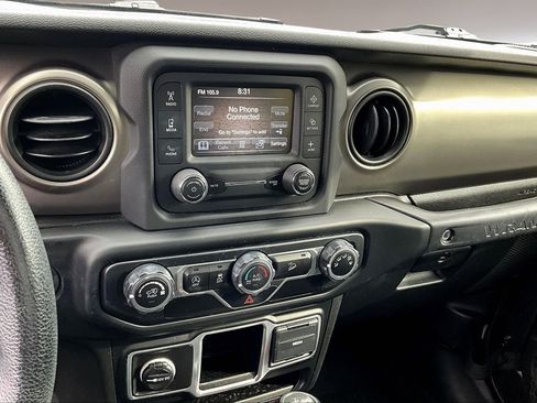 Used 2018 Jeep Wrangler Unlimited Sport AWD/4WD image 9