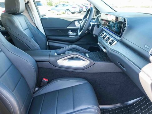 New 2026 Mercedes-Benz GLS 450 4MATIC image 17