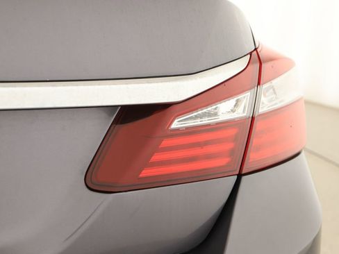 Used 2016 Honda Accord LX image 29