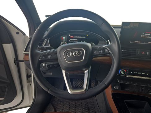 Used 2023 Audi Q5 Prestige w/ Prestige Package AWD/4WD image 13