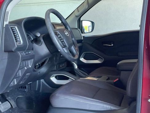 Used 2024 Nissan Frontier SV w/ Technology Package image 15