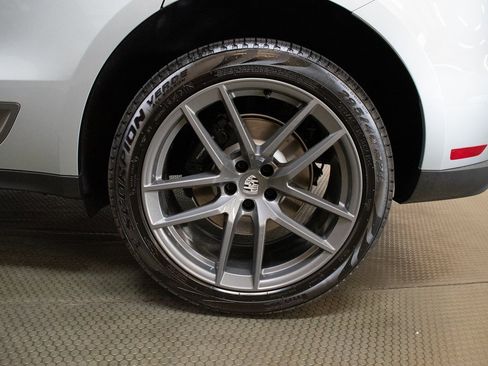 New 2025 Porsche Macan Turbo image 13