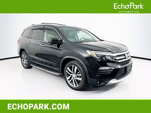 Used 2017 Honda Pilot Touring image 1