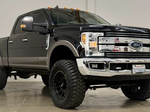 Used 2019 Ford F250 Lariat w/ Chrome Package AWD/4WD image 2