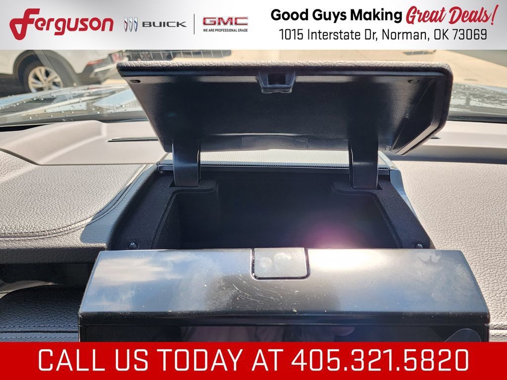 New 2026 GMC Yukon Denali w/ Denali Reserve Package AWD/4WD image 33