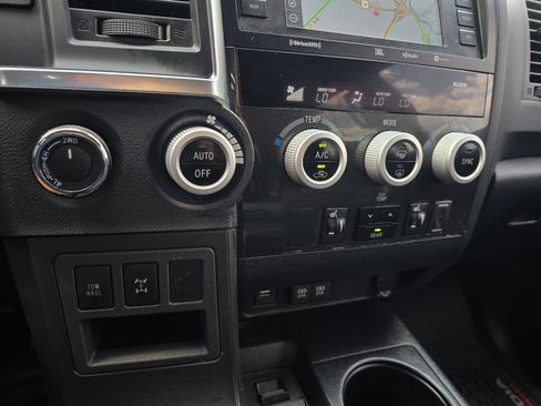 Used 2020 Toyota Sequoia TRD Pro AWD/4WD image 21
