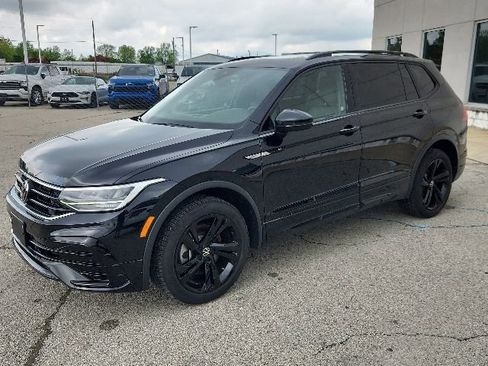 Used 2023 Volkswagen Tiguan SE R-Line FWD image 3