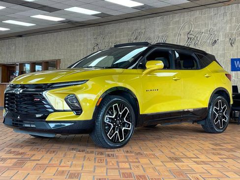 Used 2023 Chevrolet Blazer RS w/ Driver Confidence II Package FWD image 4