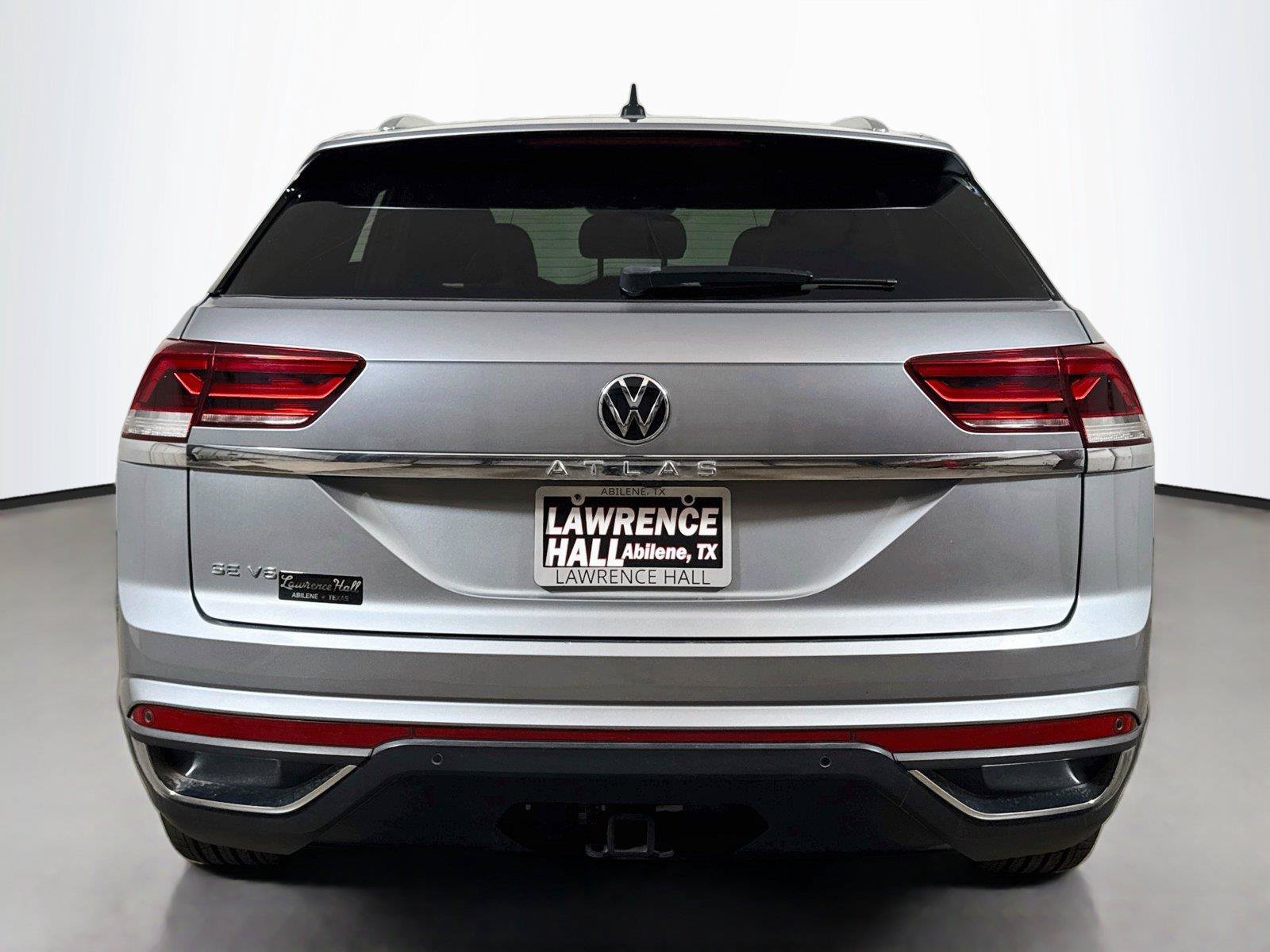 Used 2023 Volkswagen Atlas Cross Sport SE w/ Panoramic Sunroof Package FWD image 5