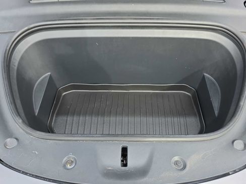 Used 2021 Tesla Model Y Performance image 13