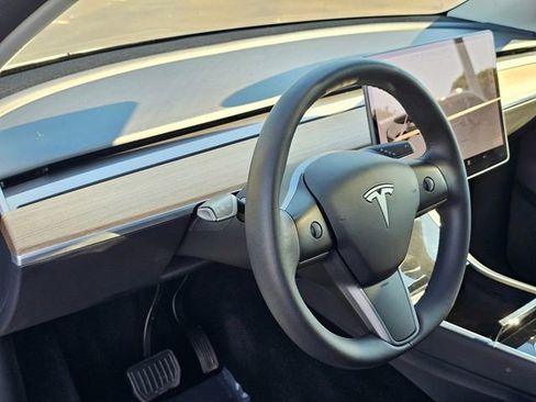 Used 2021 Tesla Model Y AWD image 18
