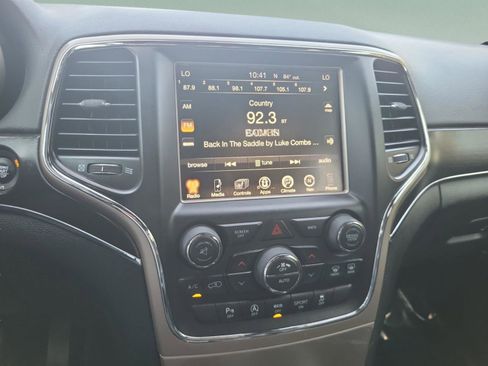 Used 2017 Jeep Grand Cherokee Limited w/ Luxury Group II image 22