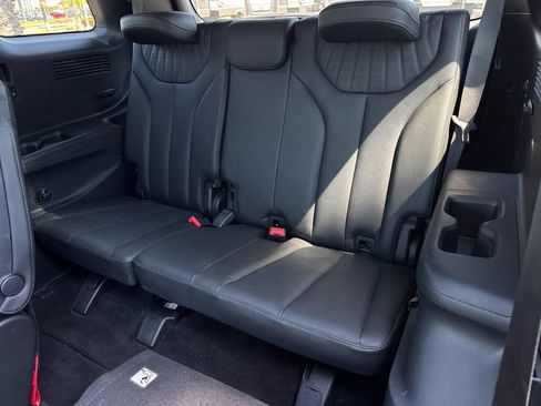 Used 2024 Hyundai Palisade Limited FWD image 15