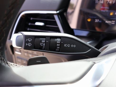 New 2025 Chevrolet Suburban Premier image 19