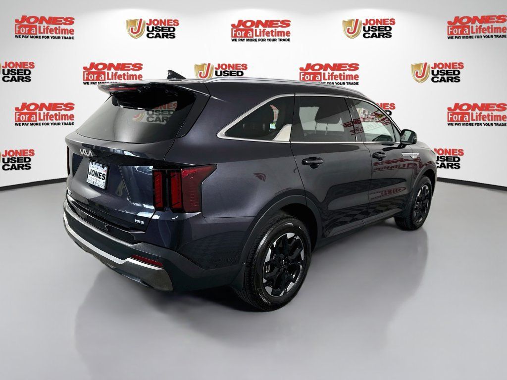 Certified 2025 Kia Sorento S AWD/4WD image 17