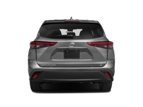 Used 2021 Toyota Highlander LE AWD/4WD image 5