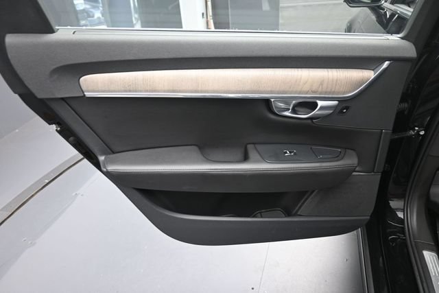 Used 2023 Volvo S90 B6 Plus AWD/4WD image 22