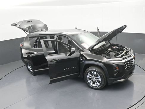 Used 2025 Chevrolet Equinox LT w/ Safety and Technology Package FWD image 78