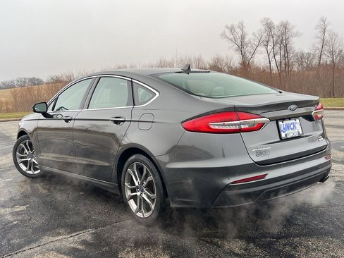 Used 2019 Ford Fusion SEL image 2
