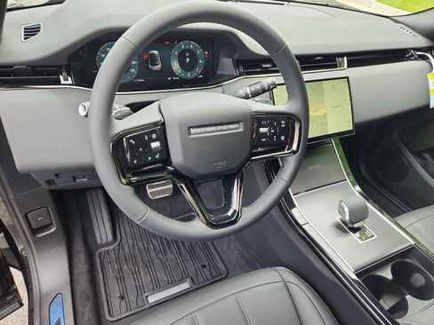 New 2026 Land Rover Range Rover Evoque Hoxton AWD/4WD image 15